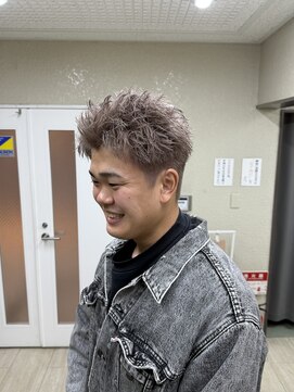 ラヴィット 横浜店(LUVIT) グレージュハイトーンアクティブスパイキーショート