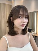 前髪ありミディアムレイヤーカット顔まわり透明感カラーベージュ