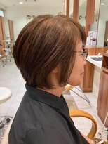 デフィ アオヤマ(defi AOYAMA) 白髪ぼかしショートボブ