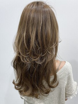 アフロート ギンザ(AFLOAT GINZA) 20代30代40代 アッシュベージュ 大人かわいいひし形くびれ