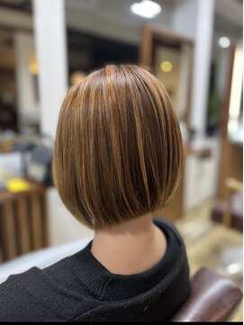 アローズ 荒尾店(arose) 大人女性20代30代40代髪質改善ツヤ髪丸みショートボブ