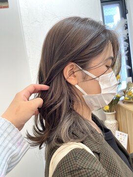 ロア インターナショナル 新宿店(LoA International) インナーカラープラチナベージュ