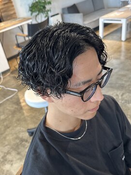 ザ オーダー(THE ORDER) ツイストスパイラルパーマ波巻きスパイラルパーマセンターパート