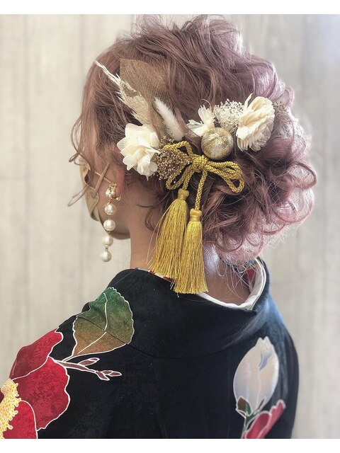 卒業式ヘアアレンジ　ふわふわ波ウェーブのシニヨン