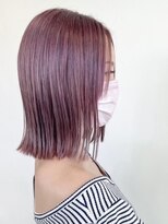 ヒビヲ(HIBIO) 横浜ペールピンクベージュカラータッセルボブ切りっぱなしボブ