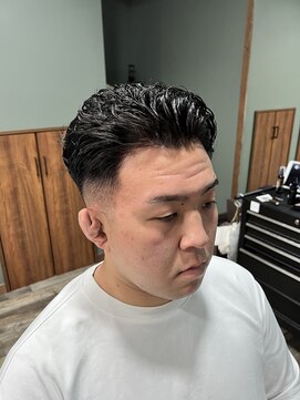 スタンドバーバー 柏(STAND BARBER) ダークアッシュ/アッシュブラック/カルマパーマ/ベリーショート