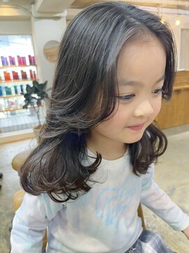 スーハ 恵比寿(SUUHA) キッズカット/フェイスレイヤー毛流れヘア/女の子カット子連れ◎