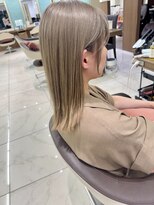 アッシュ 下北沢店(Ash) ベージュカラーの外はねミディアム