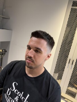 フランクスバーバーザスタンド(Frank’s barber the stand) ラルフカール×スパイキーショート×フェザーパーマ飯田橋F