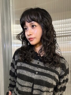 シアター(CIARTOR) 強めのウェーブパーマスタイル