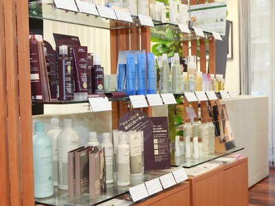 ダメージレスにこだわったヘアケア剤が豊富《AVEDA》