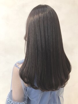 ユーフォリア 銀座(Euphoria) サラツヤナチュラルストレート×ラベンダーアッシュ担当：中間