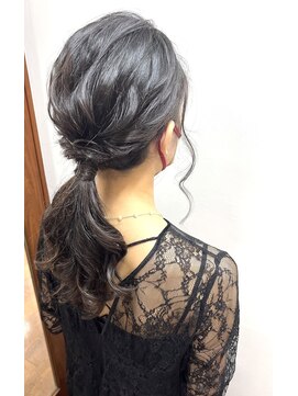 クレア(Crea) およばれヘアアレンジ 結婚式 パーティー ローポニーテール