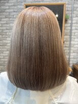 アンドブルー(and BLUE)&nbsp;クリアベージュ×髪質改善ミディボブ