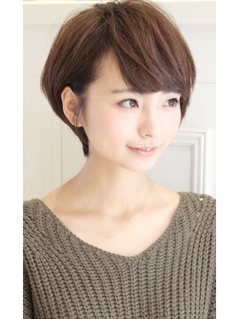 レウナ 外苑前(Reuna) 【30代40代50代】大人可愛い耳かけショート　ショートボブ