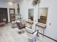 グラムヘアーアトリエ(glam hair atelier)の雰囲気（こだわりのインテリア空間◎ホッとくつろげる空間をご提供♪）