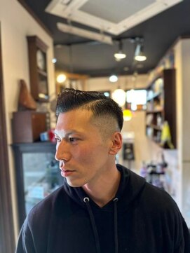 バーバー アカダマ 七三分けバーバースタイル