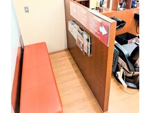 ヘアカット ウィンの雰囲気（TVや雑誌を観ながらお待ちください）