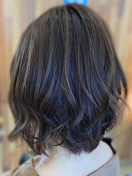 ヘアールスト(Hair Lust)の写真/大人女性の魅力を引き出す透明感カラー♪白髪となじむ色味を見極めて、あなたにぴったりのカラーをご提案◎
