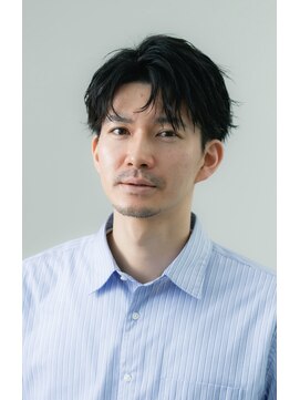 六本木美容室 白金店 センターパート/ツイストスパイラル/ツーブロック/ビジネス/黒髪