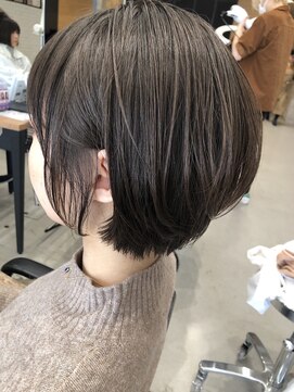 ザ シー 海老名(The C) [The C 岩崎あつき] 美しいシルエット◎丸みショート(^^)