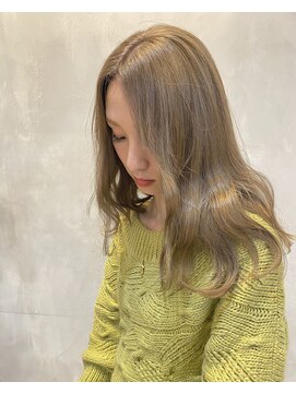 オーストヘアー リュウール(Aust hair Lueur) シルキーベージュ× ブリーチWカラー