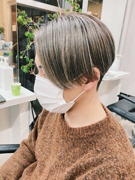 バイフィフス 原宿/表参道(by fifth) センターパート/サイドパート/ホワイトベージュ/韓国マッシュ