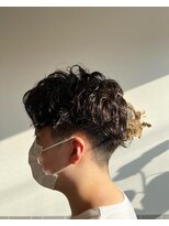 クーレ(Cuure)&nbsp;刈り上げ２ブロックパーマスタイル