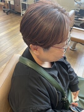 ビハツヤ(BIHATSU-YA) 刈り上げショート／オレンジカラー