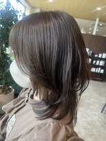 ビスポーク(BESPOKE)&nbsp;透明感♪髪質改善カラー内巻きミディアム小顔艶感