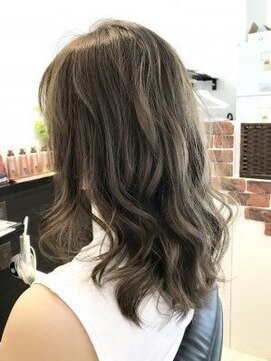 アニー 松戸(ANNI) ホワイトグレージュ/ミニウルフ/デジタルパーマ/チェリーブラウ