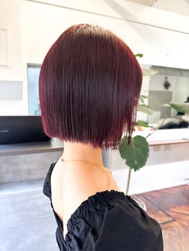 ラレイ ハラジュク(Lalei harajuku) 【白石】ブリーチなし赤髪チェリーレッド暖色艶カラーボブ原宿