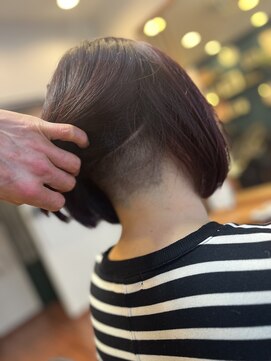 コネクション(CONNEXION) 刈り上げボブ