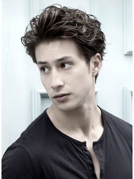 ジジバイワースホワイル(jiji by WORTH WHILE) ロバート・ダウニー・Jr風パーマ