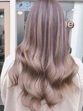 ラビス クローバー(Lovis clover) ラベンダーグラデーション ビタミンカラー くびれヘア