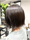 アースカラー ぱっつんボブ 外ハネボブ