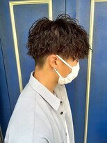 エレナ(elena)&nbsp;ツイストスパイラルコンマヘアスキンフェードアッシュ束感