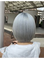 エルエードラゴ(LA DORAGO)&nbsp;ホワイトカラー×ボブ