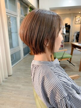 ニコ(Nico) 丸みショートボブ