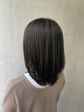 ハウス(HAUS.) ウルフカット、顔まわりレイヤー、ハイライト
