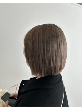 ヘアアンドメイク ムーア(Muuua) タッセルボブとベージュカラー