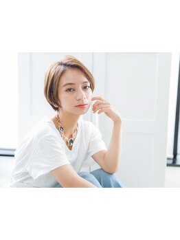 飾らない自然派ショートで髪質や骨格に合わせた"小顔魅せ"を実現★ 360度どこから見ても綺麗なフォルムに♪