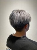 ハイトーンカラー×ツーブロックフェードカット シルバー/グレー