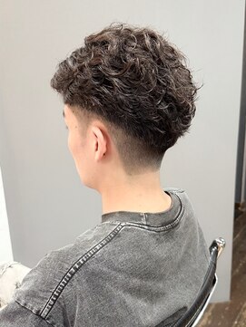 ヴァンガードマン 早稲田(vanguardman) 強めのパーマ/ラルフカール/ツーブロックスタイル