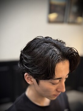 プラウド(PROUD) メンズセンターパート七三分けパートニュアンスパーマ刈り上げ