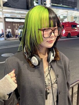 スノッブエンバンプ(snob enVAmp) ネオングリーン×ブラックのコントラストカラー