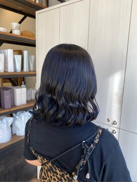 ラブ 蕨(LAB) ＊ツヤ感ブラック＊