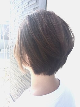 ヘアーメイクムーンリバー(hair make MOON RIVER)の写真/髪質や骨格を見極めた丁寧なカットで、あなたの魅力を引き出します♪顔周りにもこだわり、印象UPもお任せ☆