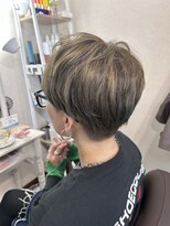 ルチルス(RUTILUS) 春らしい明るめカラー、ショートヘア