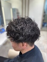 ケンジ 平塚 アネッタ(KENJE annetta)&nbsp;刈り上げマッシュ　なみまきパーマ